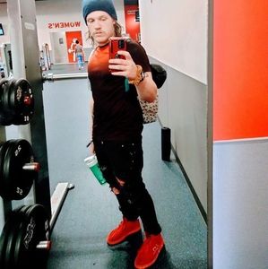 Meet your Posher, Ashton